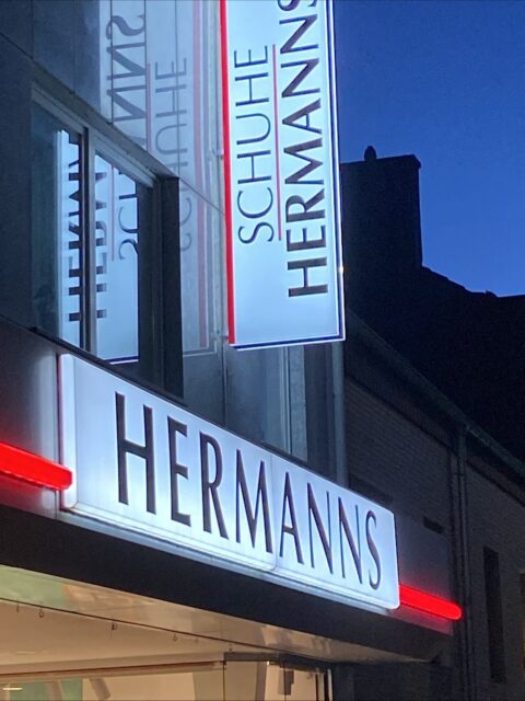 Wir strahlen im neuen Glanz 🪩🩶🪩#aachen #transparent #ᴡᴇʀʙᴜɴɢ #licht #neu #deutschland #eifel #stolberg #würselen #eschweiler