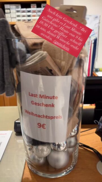 Noch kein Geschenk..? Bei uns gibt es Last Minute Gutscheine! Heute von 9 bis 18:30 Uhr geöffnet .. schnell zu uns, damit Wünsche wahr werden. #gutschein #aachen #schuhe #wünsche #würselen