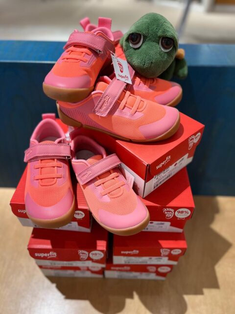 Barfußschuhe für unsere Kids .. neu eingetroffen #superfitshoes #legero #aachen #kinderschuhe #barfuß