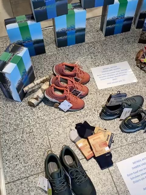 Beim Kauf von einem Paar Meindl Schuhen bis Ostern schenken wir Ihnen ein paar Meindl Socken 🥾🧦🥾#meindl #meindlshoes #aachen #wandern #urlaub