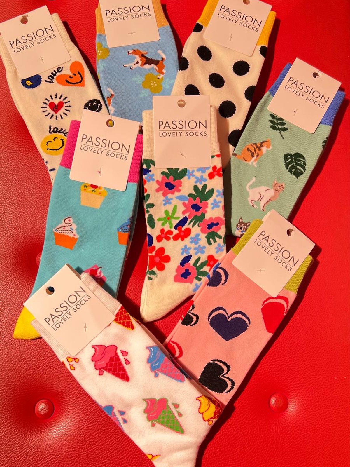 Neuigkeiten eingetroffen.. jetzt schnell mal bei uns reinschauen #neues #aachen #socken #bunt #mode