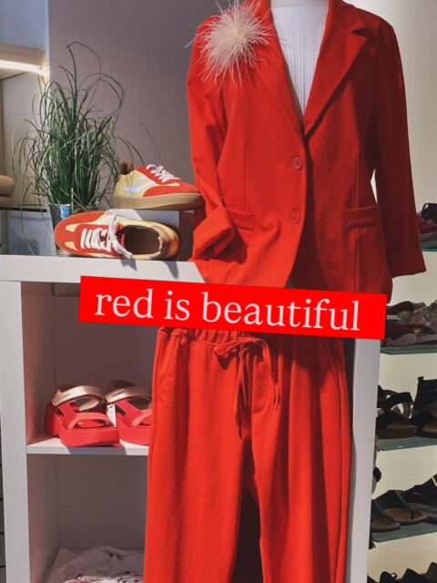 red is beautiful ❤️ #rot #red #anzug #aachen #deutschland