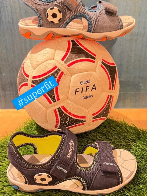 #superfit #superfitshoes #sandalen #jungen #aachen Sandalen für Jungs mit Fußball Motiv .. wir sind bereit ⚽️🏟️⚽️